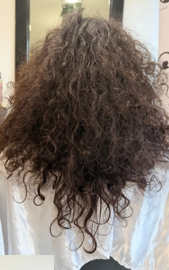 Prima: capelli ricci crespi